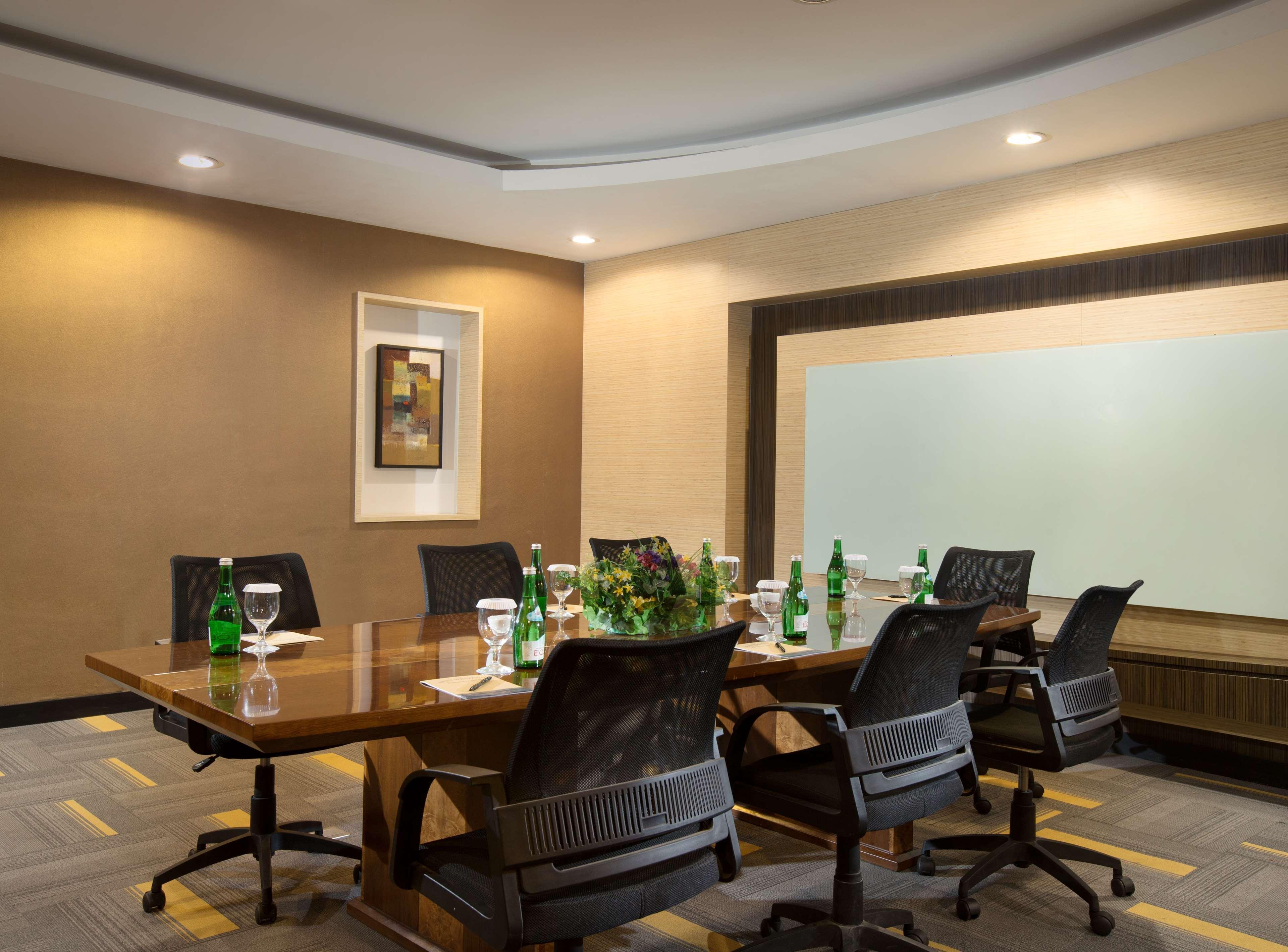 BW Kemayoran Hotel & Convention Powered By Archipelago Giacarta Esterno foto