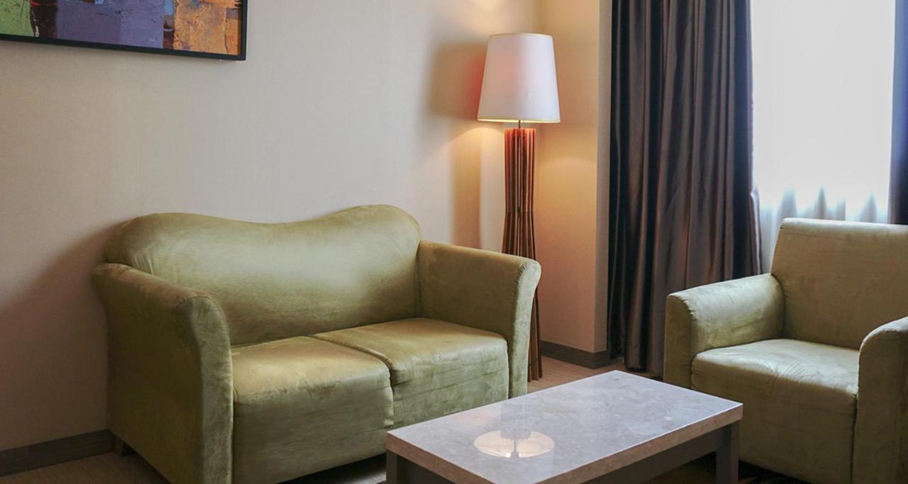 BW Kemayoran Hotel & Convention Powered By Archipelago Giacarta Esterno foto