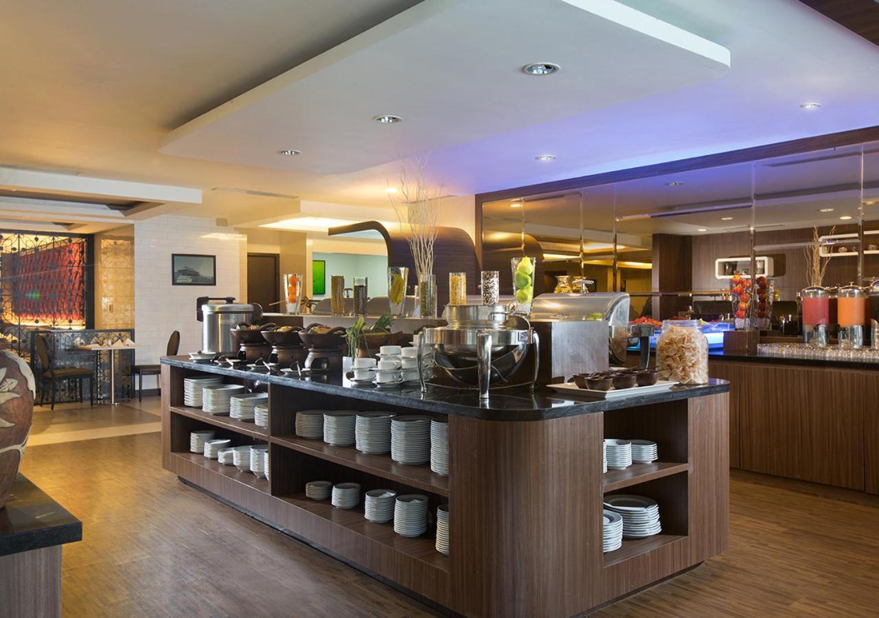 BW Kemayoran Hotel & Convention Powered By Archipelago Giacarta Esterno foto