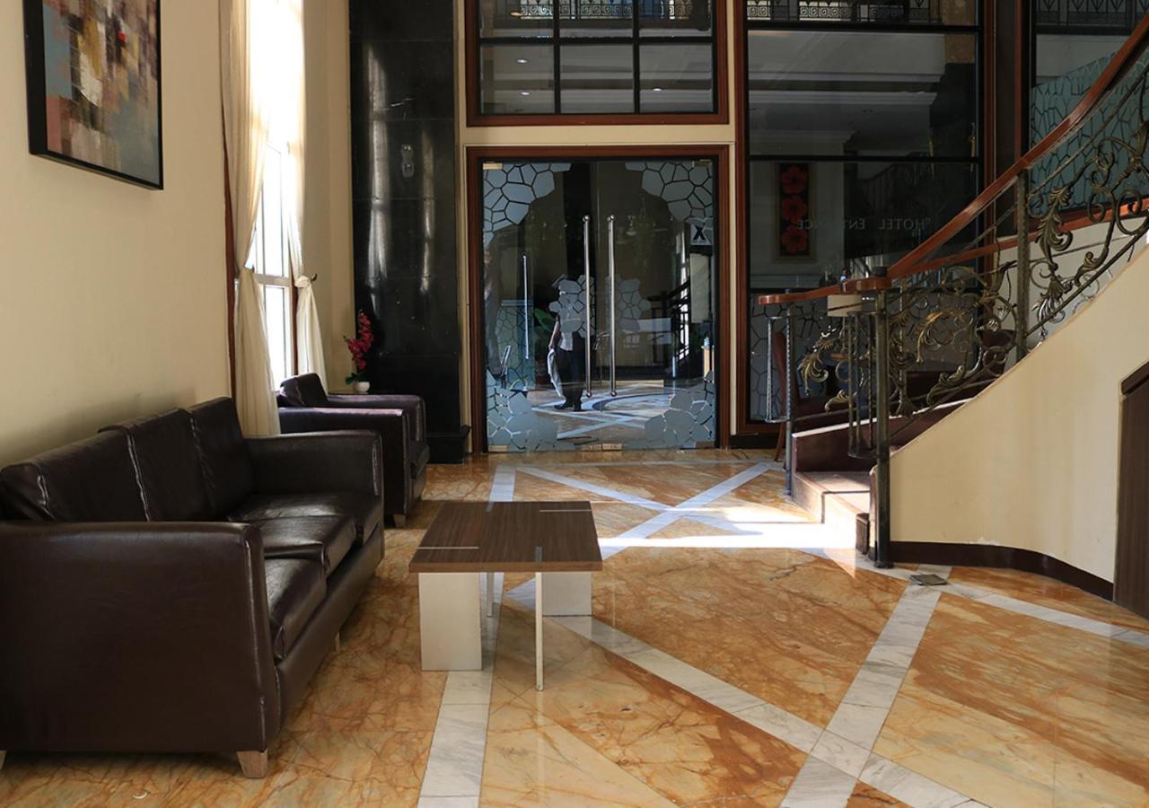 BW Kemayoran Hotel & Convention Powered By Archipelago Giacarta Esterno foto