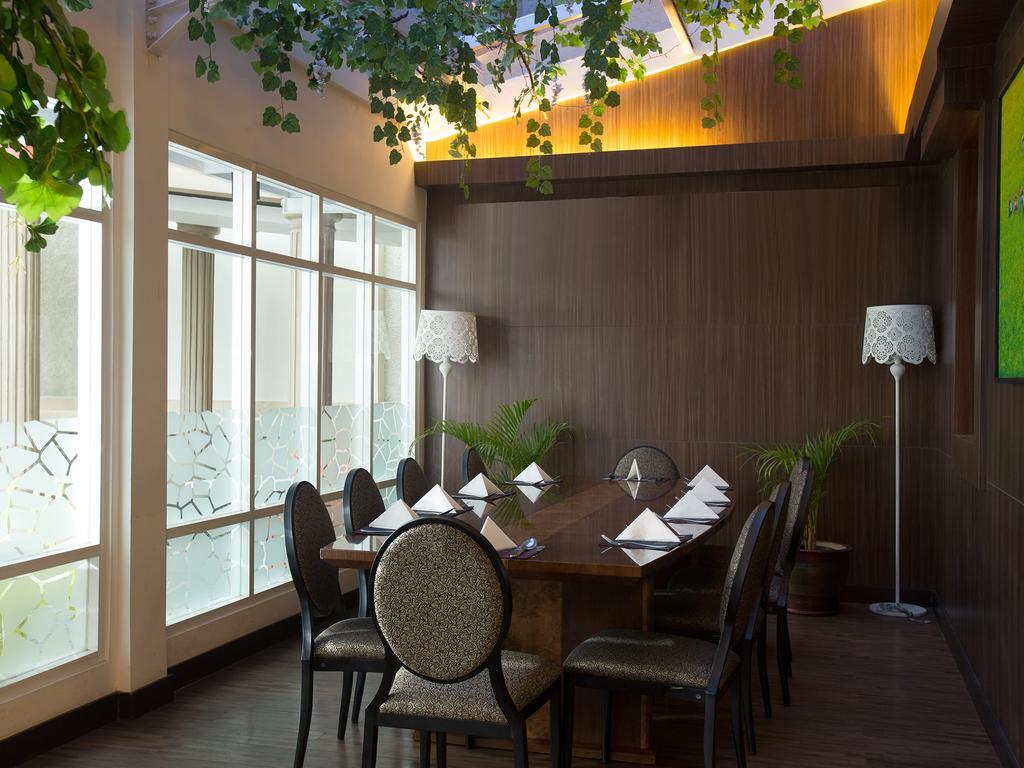 BW Kemayoran Hotel & Convention Powered By Archipelago Giacarta Esterno foto